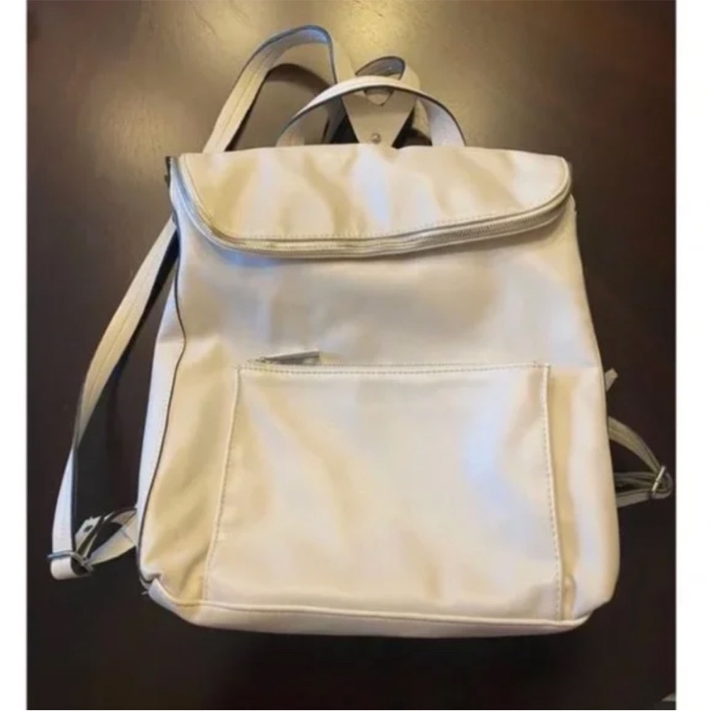 Zara White Leather Silver Zippered Backpack